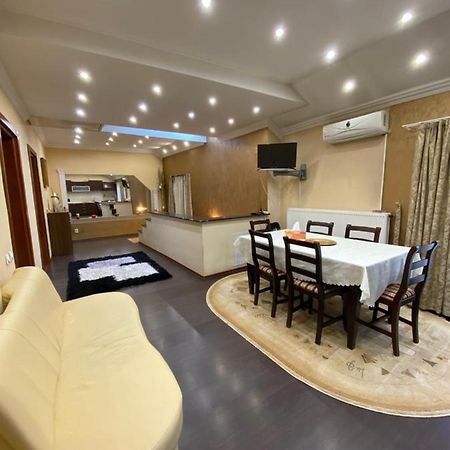 オラデアCentral Apartアパートメント エクステリア 写真